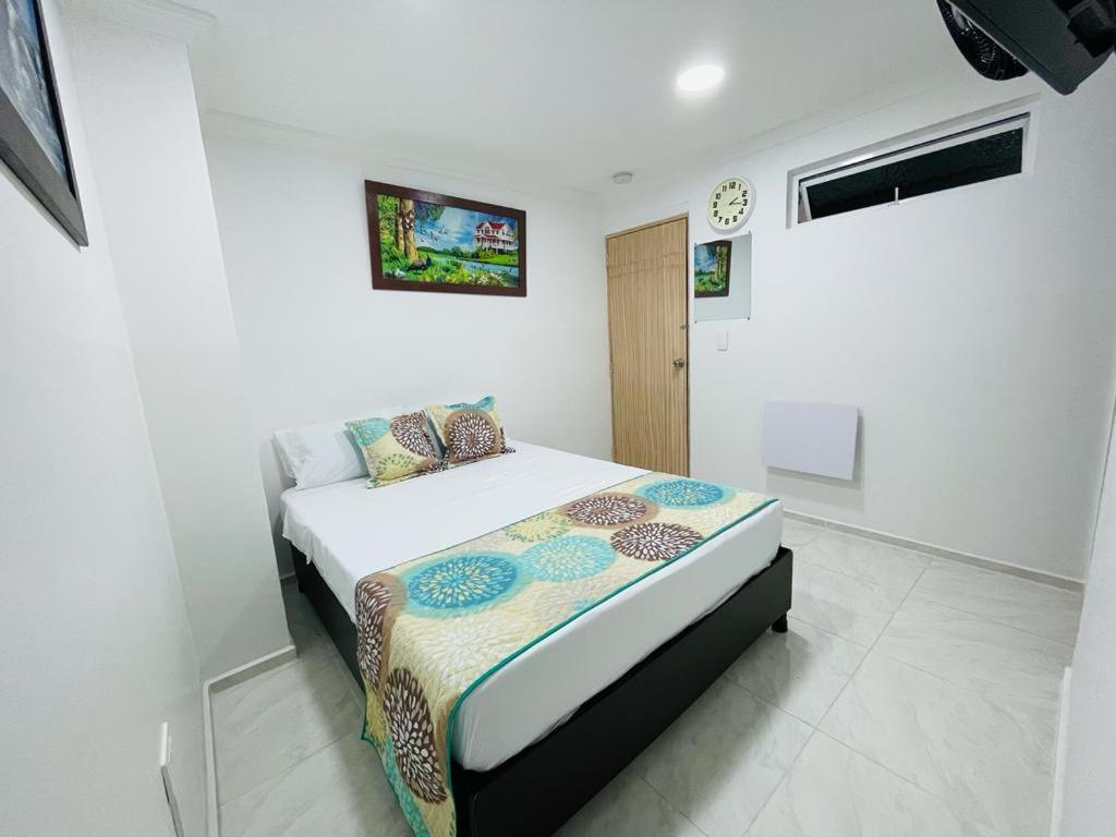 Hotel Eterna Primavera Medellín Buitenkant foto