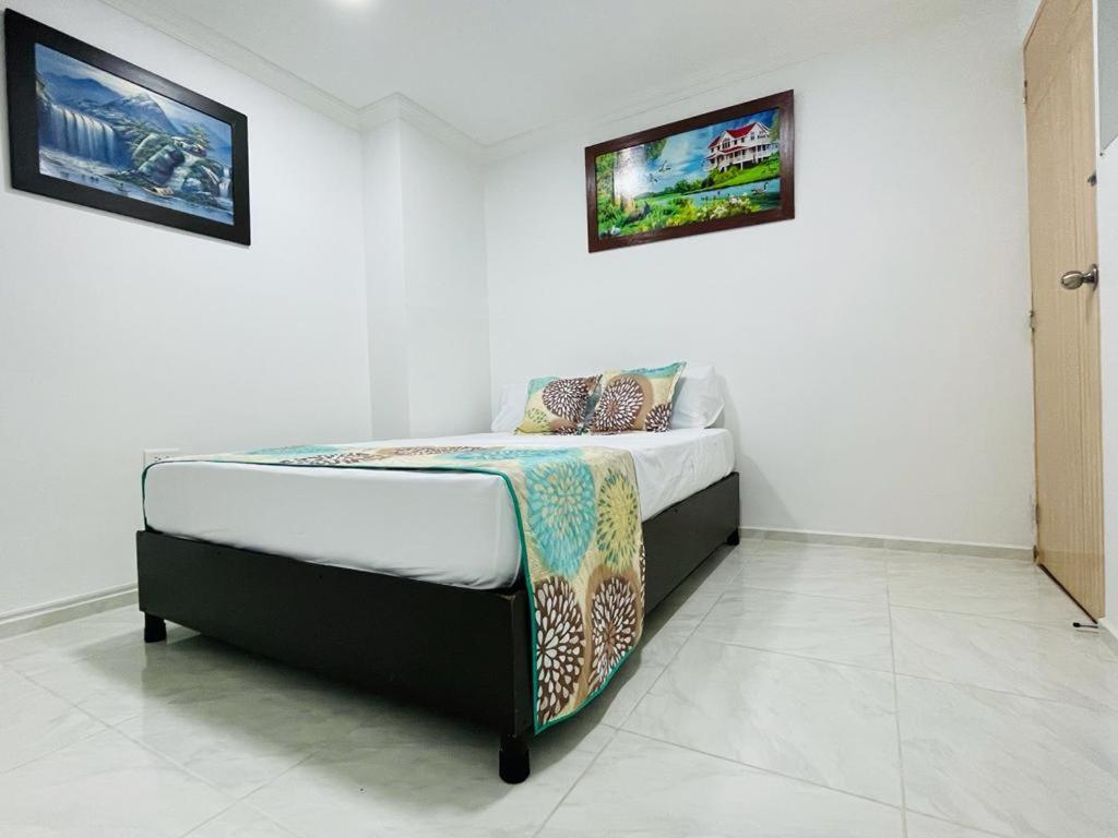 Hotel Eterna Primavera Medellín Buitenkant foto