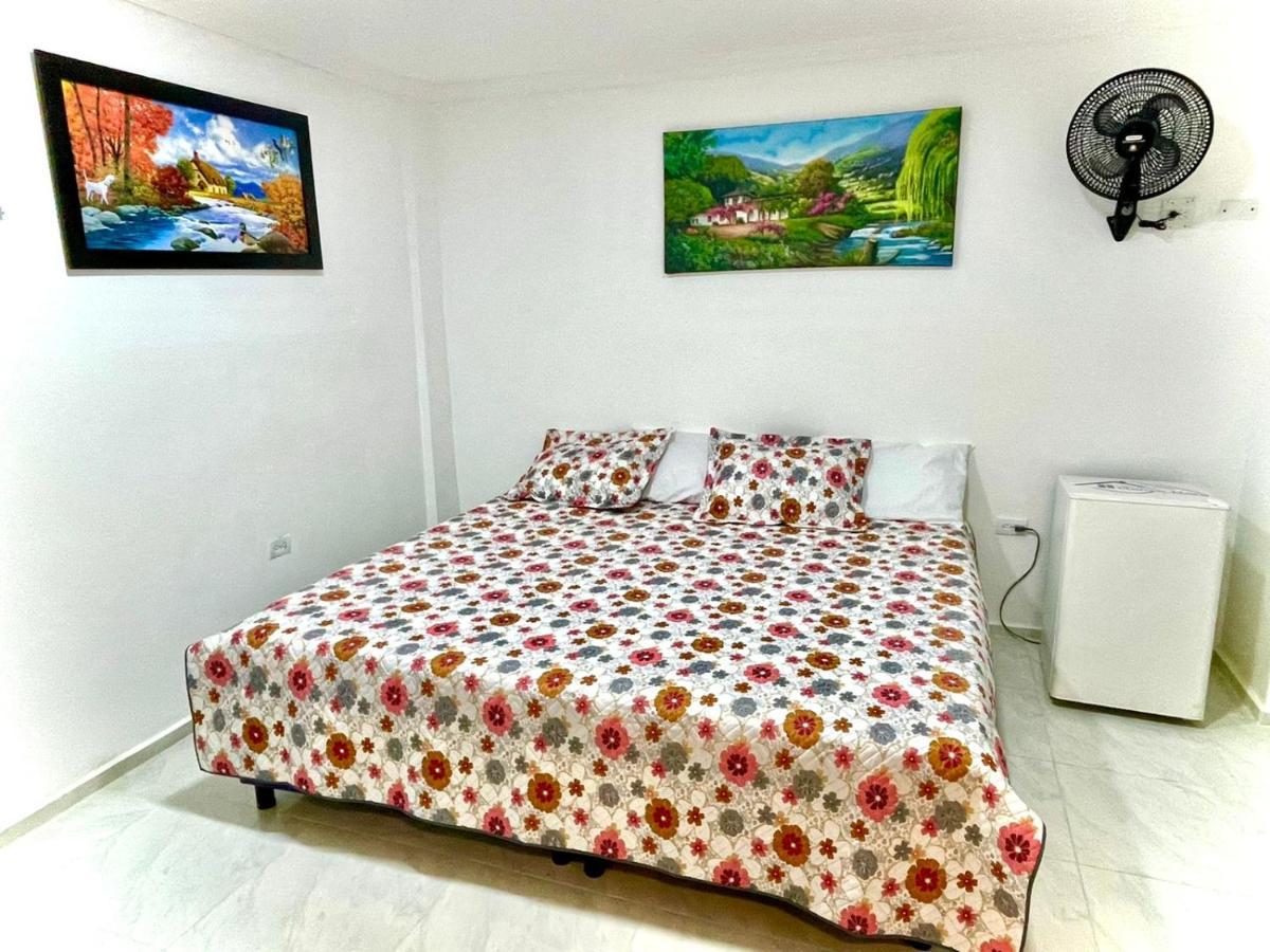 Hotel Eterna Primavera Medellín Buitenkant foto