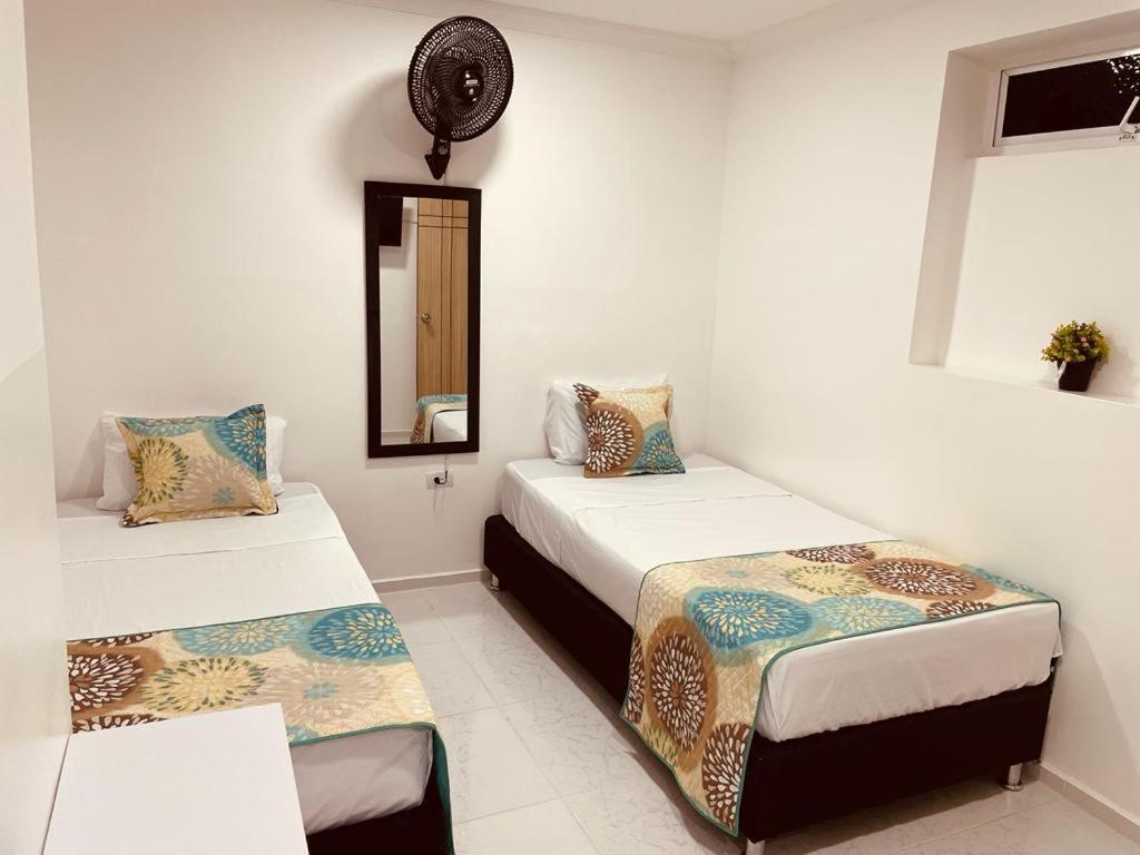 Hotel Eterna Primavera Medellín Buitenkant foto
