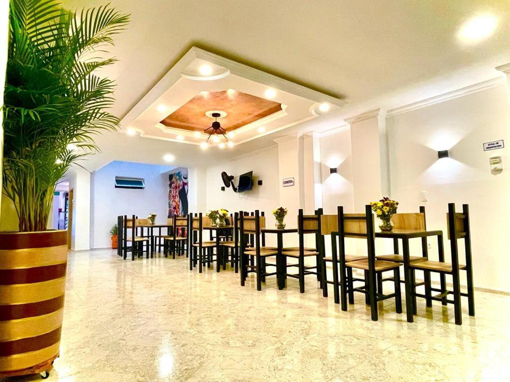 Hotel Eterna Primavera Medellín Buitenkant foto
