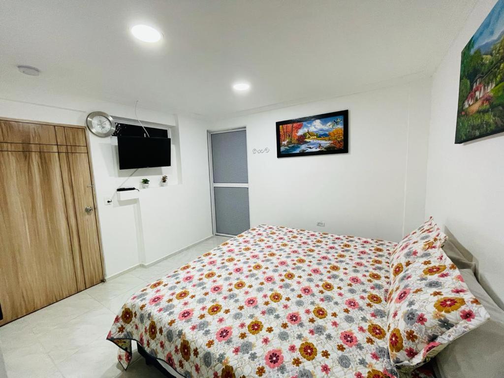 Hotel Eterna Primavera Medellín Buitenkant foto
