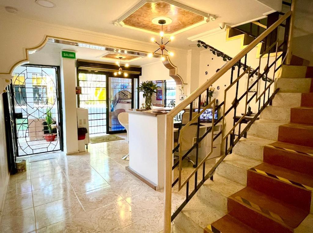Hotel Eterna Primavera Medellín Buitenkant foto