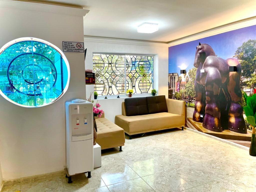 Hotel Eterna Primavera Medellín Buitenkant foto
