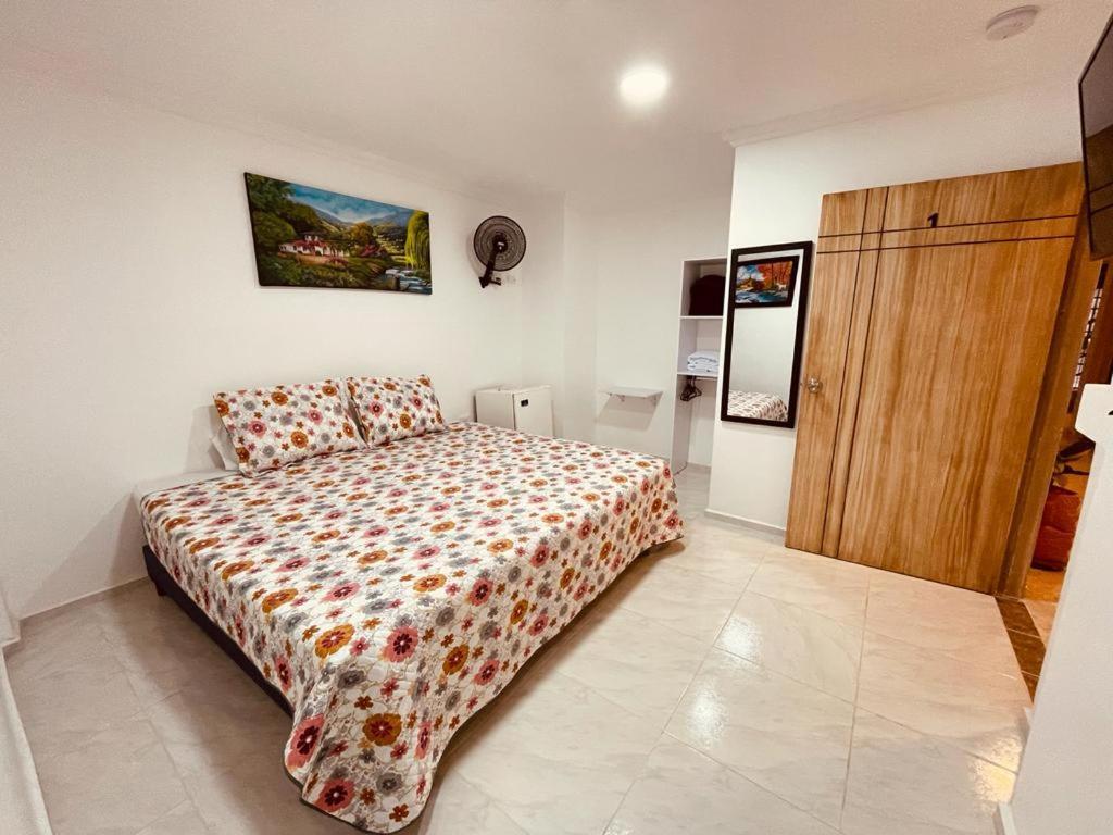 Hotel Eterna Primavera Medellín Buitenkant foto