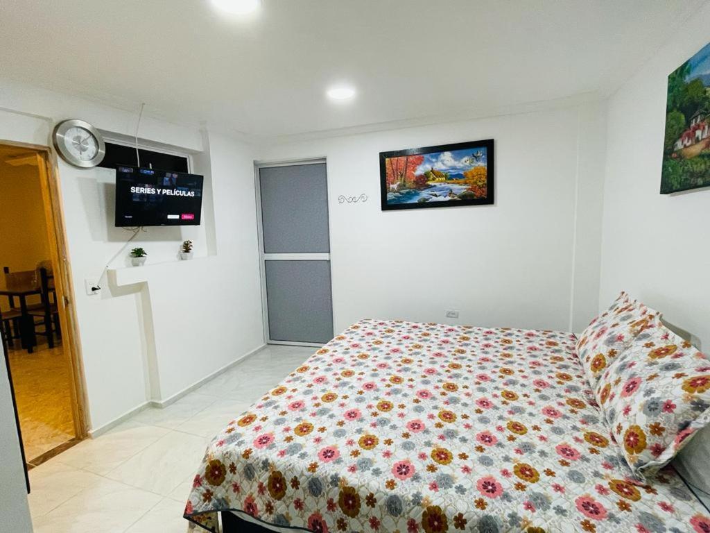 Hotel Eterna Primavera Medellín Buitenkant foto