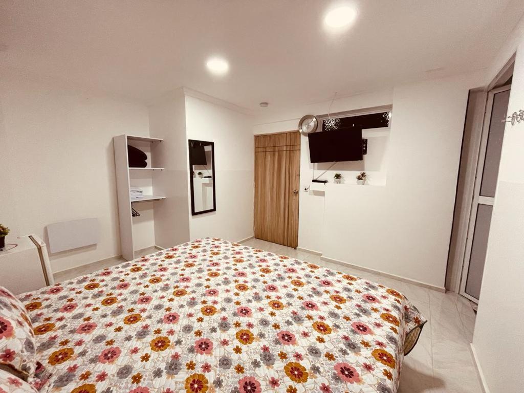 Hotel Eterna Primavera Medellín Buitenkant foto