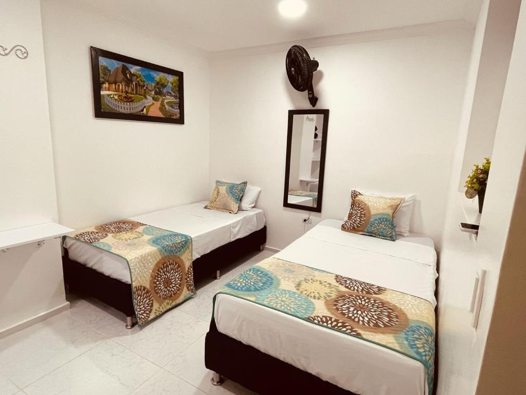 Hotel Eterna Primavera Medellín Buitenkant foto