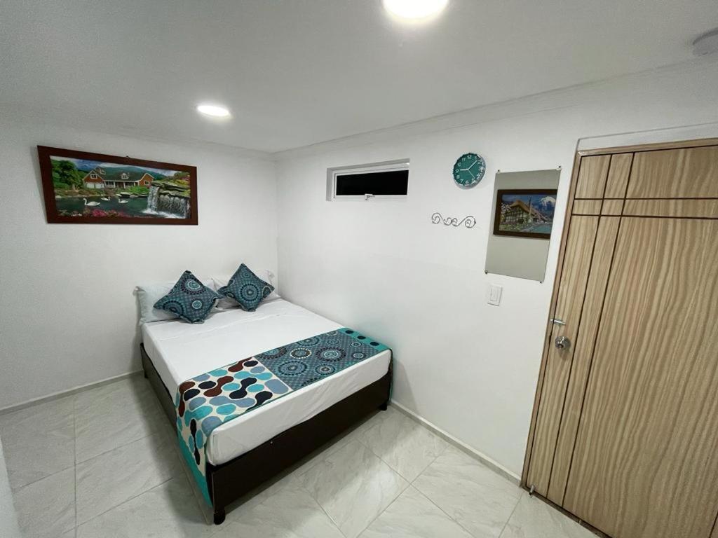 Hotel Eterna Primavera Medellín Buitenkant foto