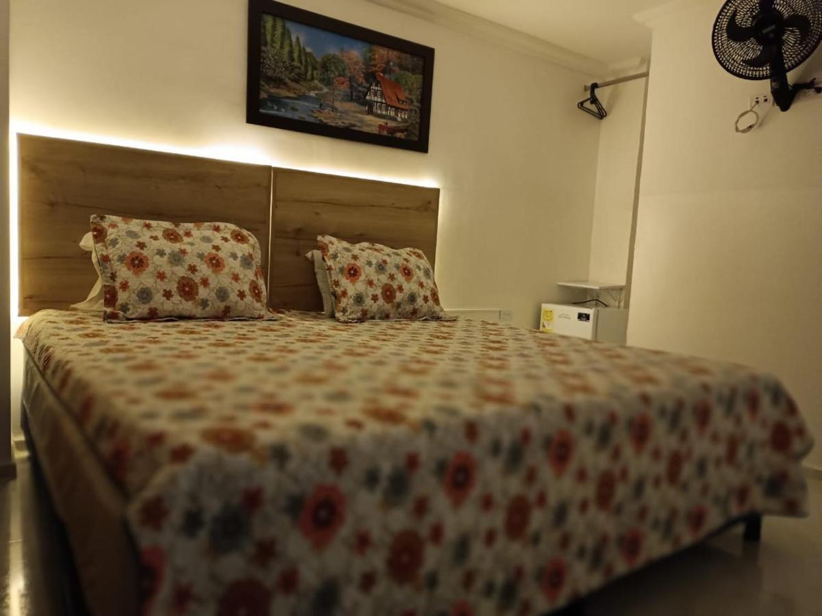 Hotel Eterna Primavera Medellín Buitenkant foto