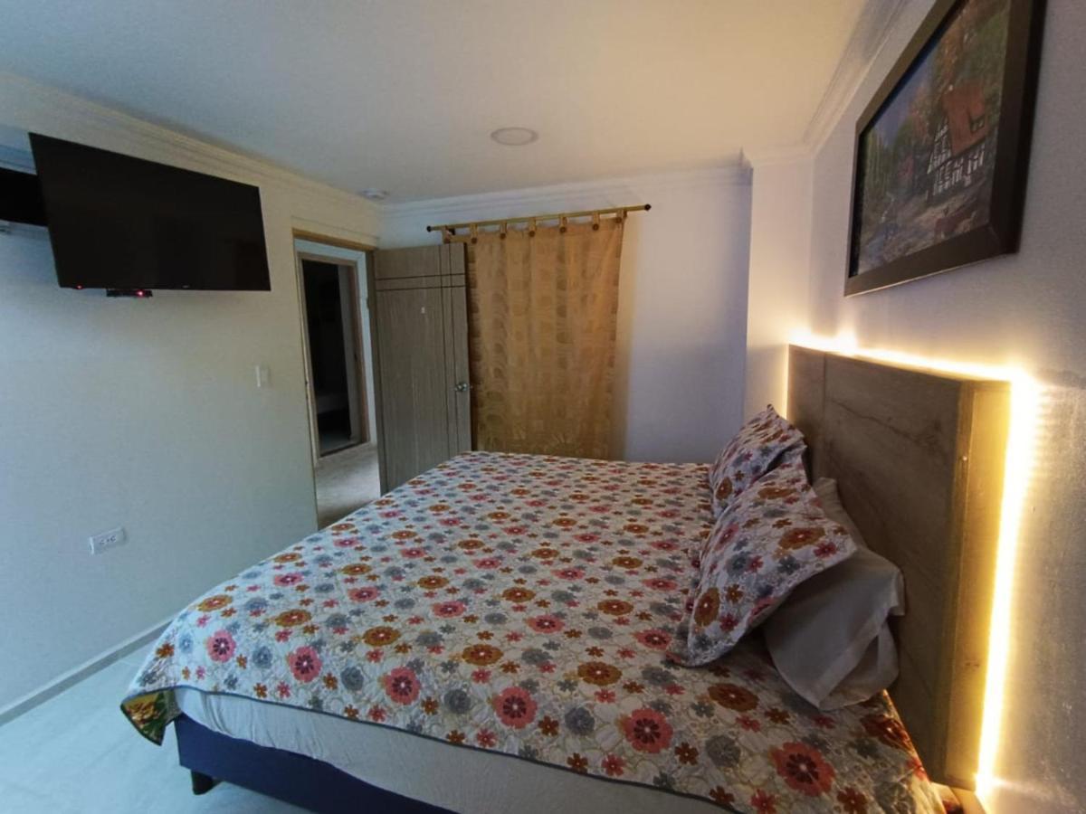 Hotel Eterna Primavera Medellín Buitenkant foto