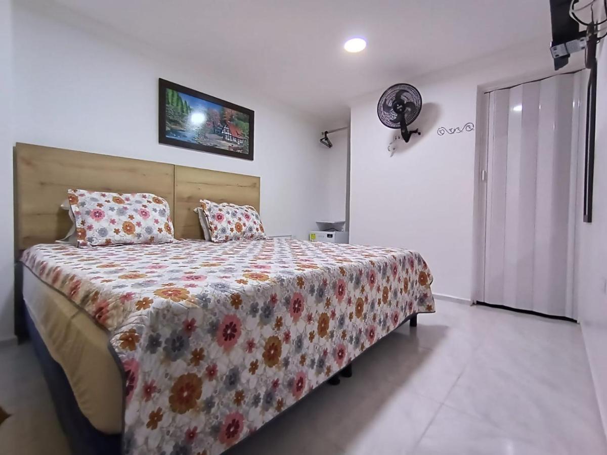 Hotel Eterna Primavera Medellín Buitenkant foto