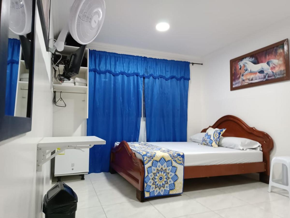 Hotel Eterna Primavera Medellín Buitenkant foto